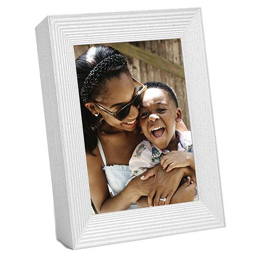 Aura Mason 9-inch Digitial Photo Frame in White Product Image (Secondary Image 1)