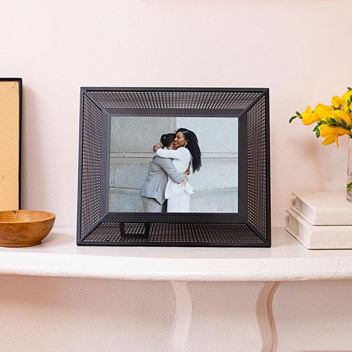 Smith 9.7-inch Digital Photo Frame in Black Onyx Product Image (Secondary Image 4)