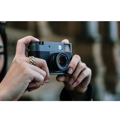 X half Compact Digital Camera in Black Product Image (Secondary Image 9)
