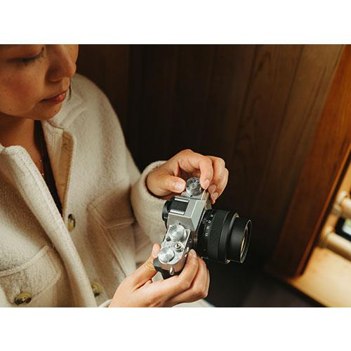 X-T30 III Mirrorless Camera in Silver with XC13-33mm F3.5-6.3 OIS Lens  Product Image (Secondary Image 6)