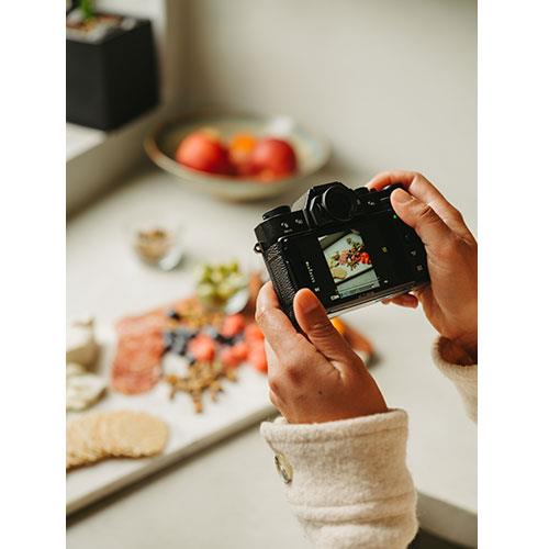 X-T30 III Mirrorless Camera in Black with XC13-33mm F3.5-6.3 OIS Lens Product Image (Secondary Image 7)