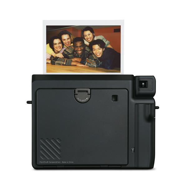 Wide 400 Instant Camera in Black Product Image (Secondary Image 5)