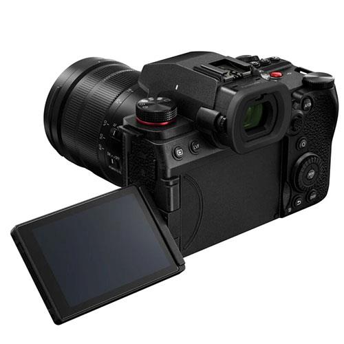 Lumix mirrorless on sale