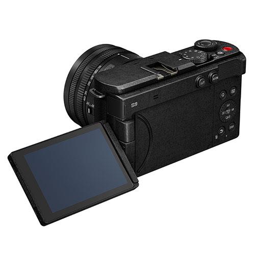 Lumix S9 Mirrorless Camera in Black with Lumix S 18-40mm F4.5-6.3 Lens Product Image (Secondary Image 5)