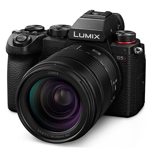 Lumix S5D Mirrorless Camera with Lumix S 28-200mm F4-7.1 Lens Product Image (Secondary Image 3)