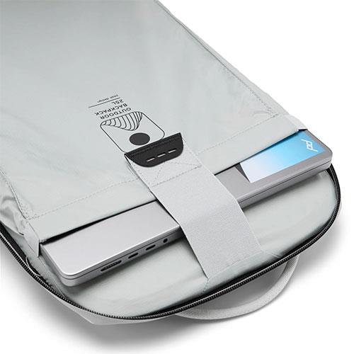 Outdoor Backpack 25L in Cloud Product Image (Secondary Image 4)