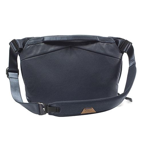 Everyday Sling Bag 6L V2 in Midnight Product Image (Secondary Image 2)