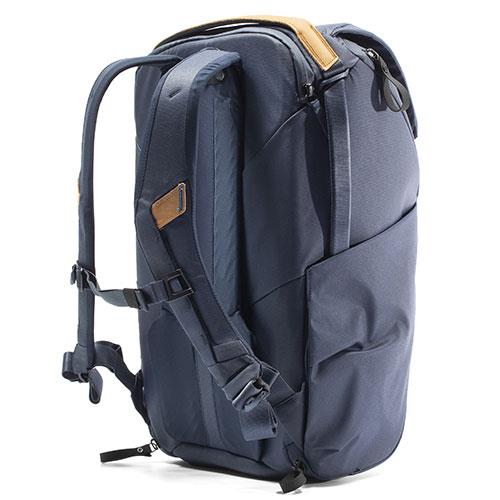 Everyday Backpack v2 30L in Midnight Product Image (Secondary Image 1)