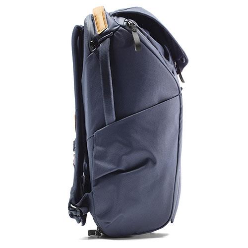 Everyday Backpack v2 30L in Midnight Product Image (Secondary Image 2)