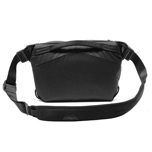 Everyday Sling 3L V3 in Black Product Image (Secondary Image 1)