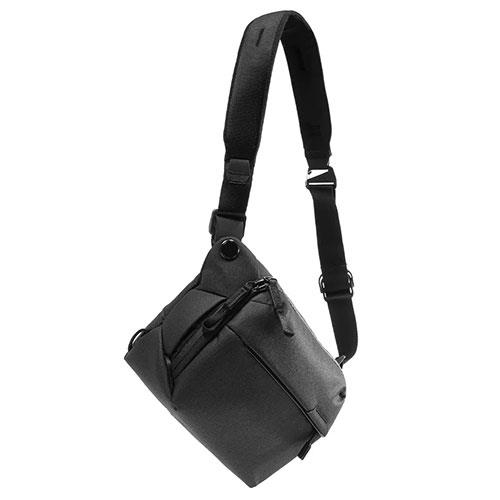 Everyday Sling 3L V3 in Black Product Image (Secondary Image 2)