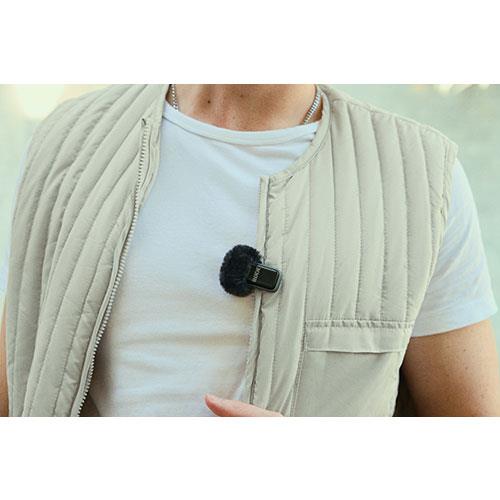 Wireless Micro Microphone USB-C in Black Product Image (Secondary Image 3)