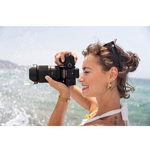 25-200mm F/2.8-5.6 Di III VXD G2 Lens - Sony E-mount Product Image (Secondary Image 2)