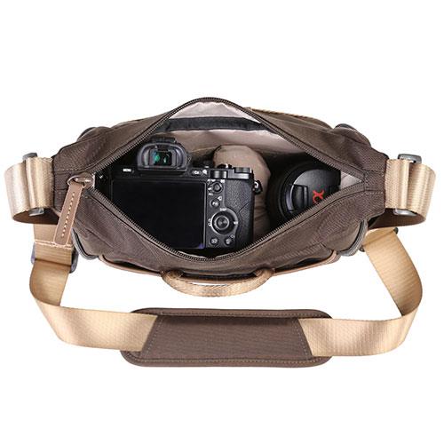 Veo Go 21M Shoulder Bag in Khaki Product Image (Secondary Image 3)