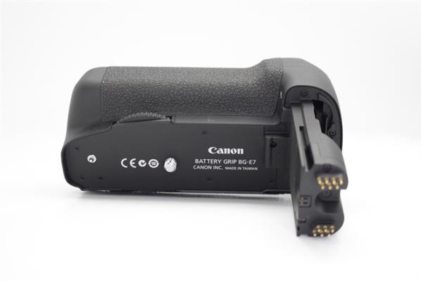 BG-E7 Battery Grip for EOS 7D - Secondary Sku Image