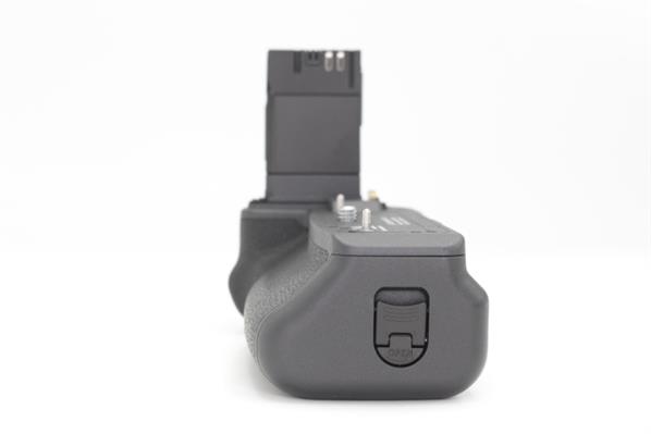 BG-R10 Battery Grip for EOS R5 and R6 Cameras - Secondary Sku Image
