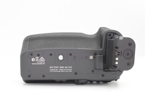 BG-R10 Battery Grip for EOS R5 and R6 Cameras - Secondary Sku Image