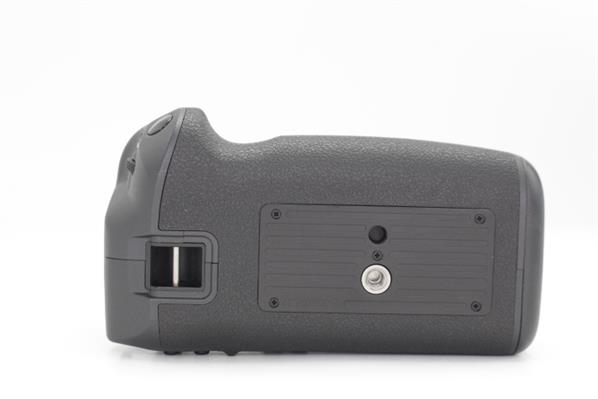 BG-R10 Battery Grip for EOS R5 and R6 Cameras - Secondary Sku Image