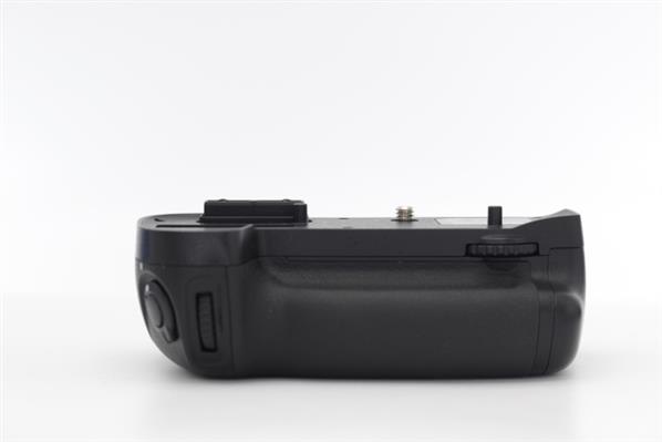 MB-D15 Battery Grip for D7100 - Primary Sku Image