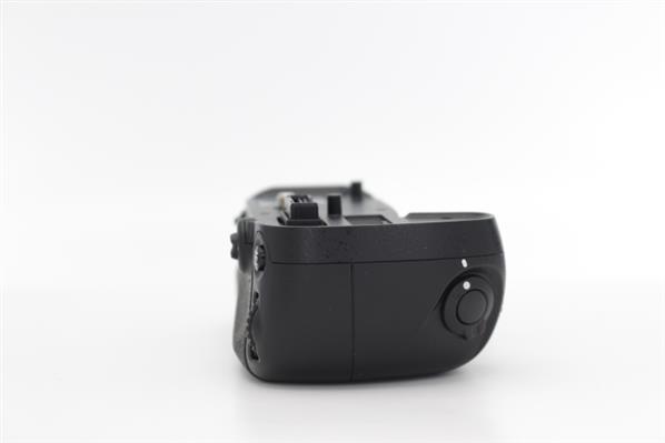 MB-D15 Battery Grip for D7100 - Secondary Sku Image