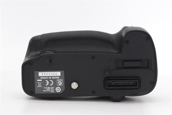 MB-D15 Battery Grip for D7100 - Secondary Sku Image