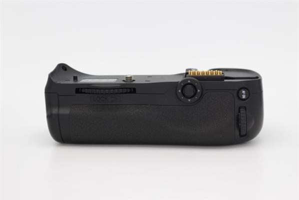 MB-D10 Multi-Power Grip for D300 and D700 - Secondary Sku Image