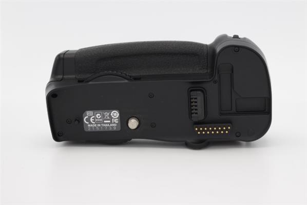 MB-D10 Multi-Power Grip for D300 and D700 - Secondary Sku Image