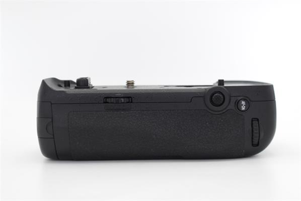 MB-D18 Multi-Battery Grip - Secondary Sku Image