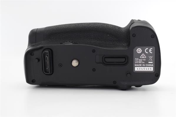 MB-D18 Multi-Battery Grip - Secondary Sku Image