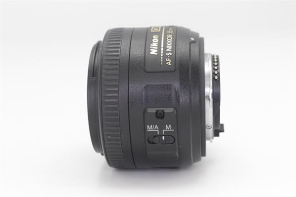 AF-S Nikkor 35mm f/1.8G DX Lens - Secondary Sku Image